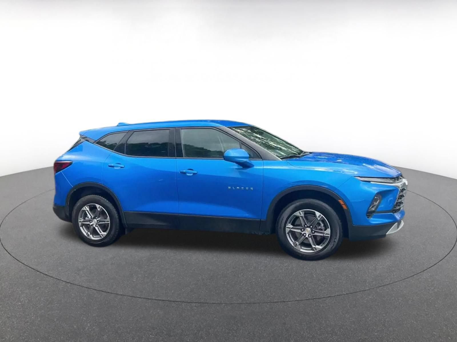 Used 2025 Chevrolet Blazer LT FWD video 2