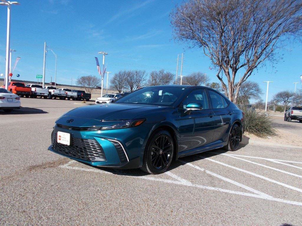 Used 2026 Toyota Camry SE w/ Convenience Package image 2