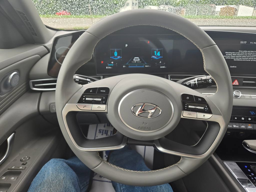 Used 2023 Hyundai Elantra SEL w/ Convenience Package FWD image 9