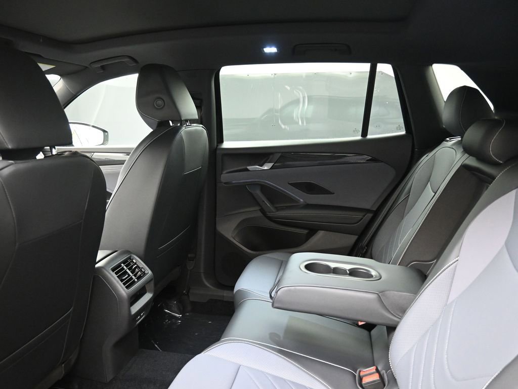 New 2026 Volkswagen Tiguan SE R-Line image 18