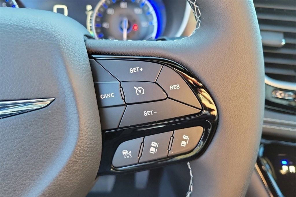New 2026 Chrysler Pacifica Select w/ S Appearance Package AWD/4WD image 24