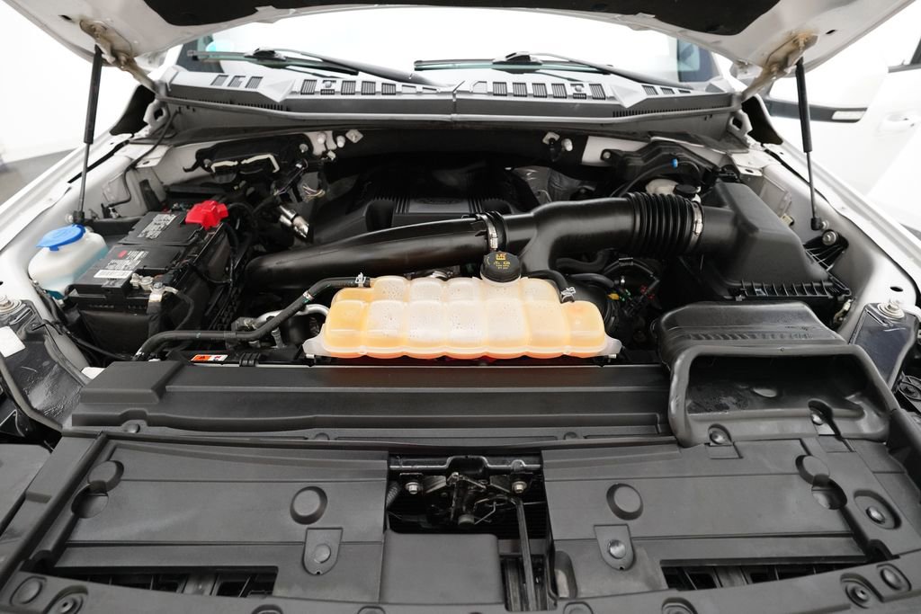 Used 2018 Ford F150 Lariat w/ Equipment Group 502A Luxury image 3