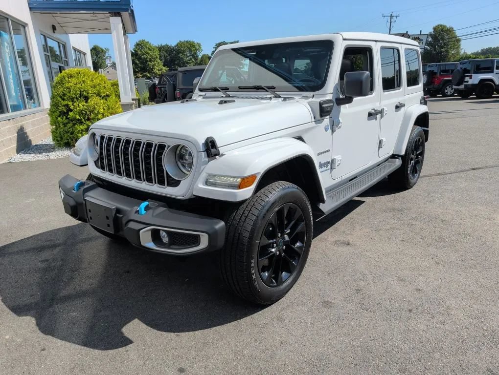 Used 2024 Jeep Wrangler Unlimited Sahara w/ Safety Group AWD/4WD image 14