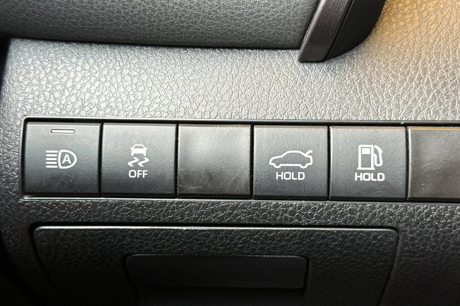 Certified 2023 Toyota Camry LE FWD image 30