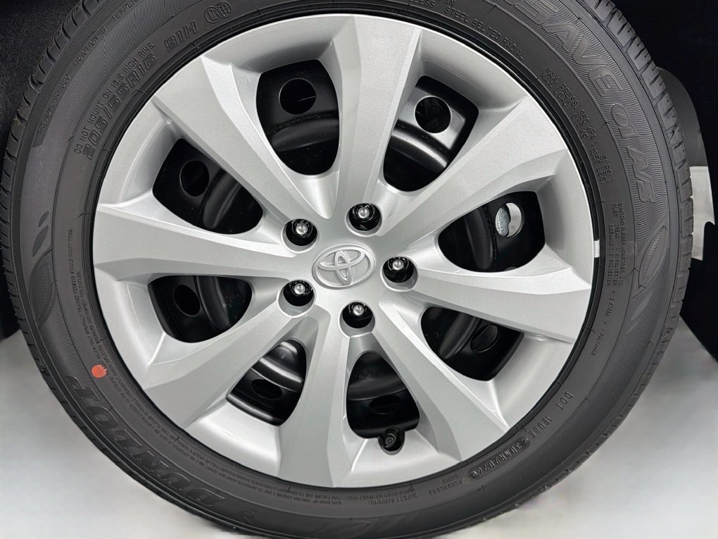 New 2027 Toyota Corolla LE FWD image 32