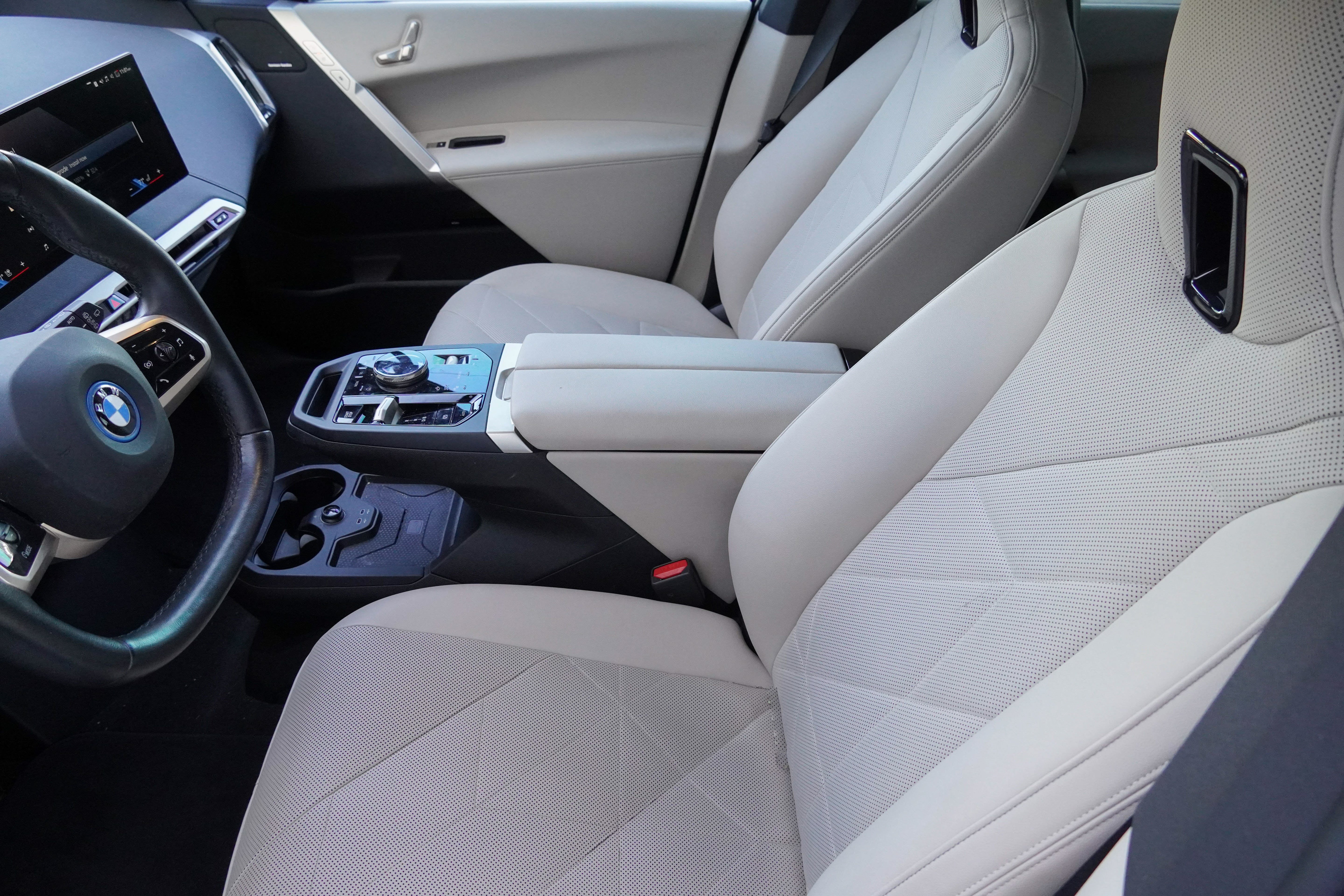 Certified 2024 BMW iX xDrive50 w/ Convenience Package AWD/4WD image 8