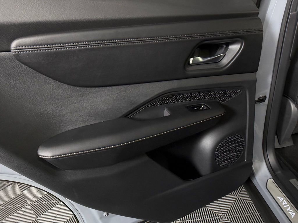 Used 2024 Nissan Ariya AWD image 27