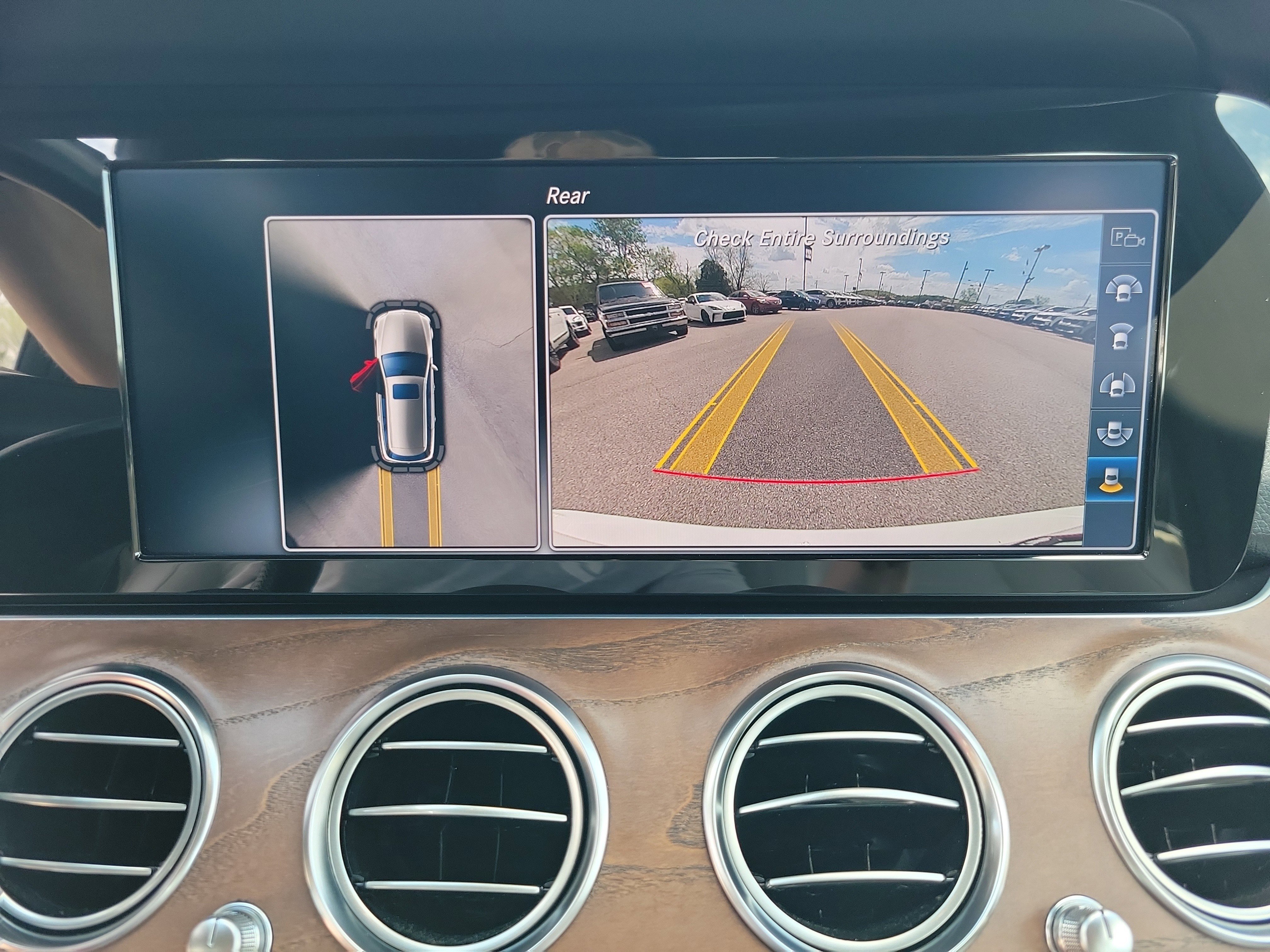 Used 2017 Mercedes-Benz E 400 4MATIC Wagon image 12