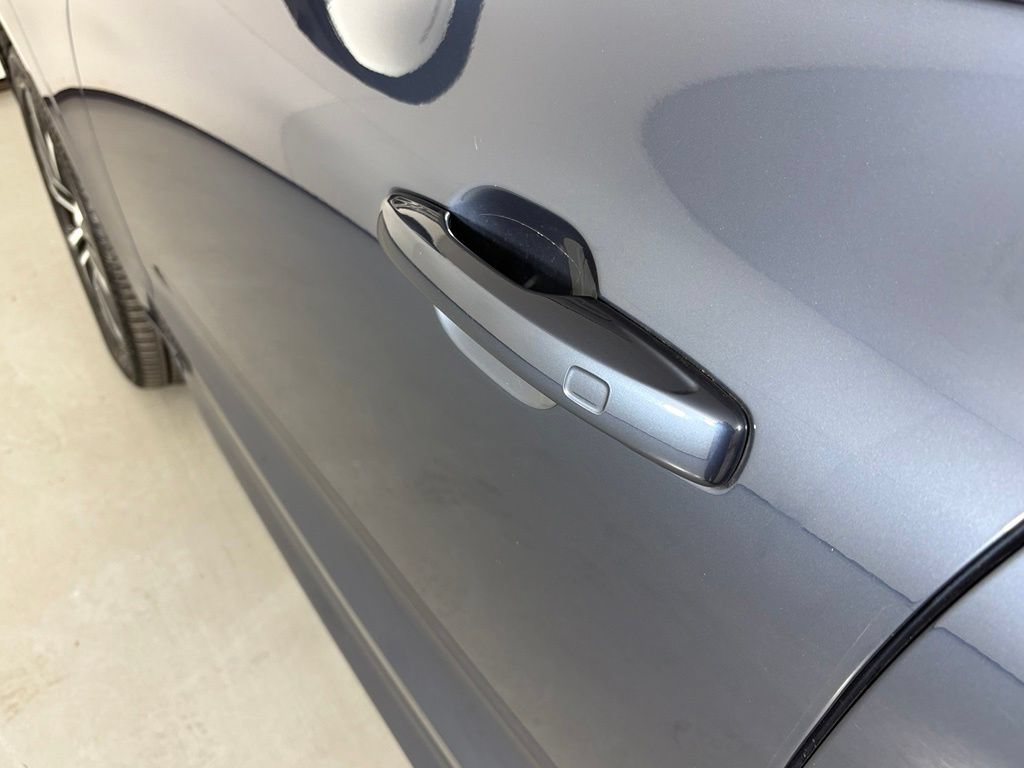 Used 2023 Volvo XC60 B5 Plus w/ Climate Package FWD image 11