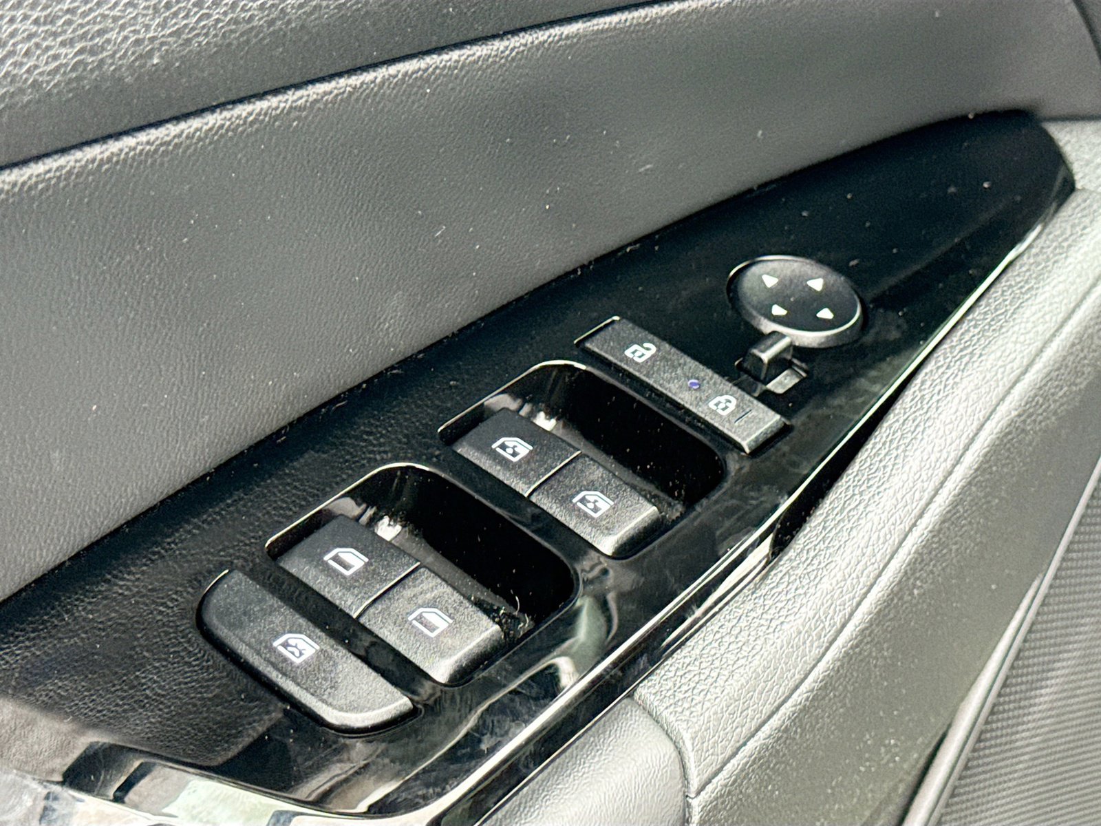 Used 2023 Kia Sportage X-Line w/ X-Line Premium Package image 8