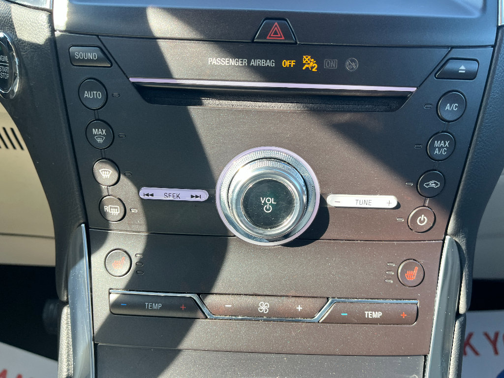 Used 2019 Ford Edge Titanium image 23