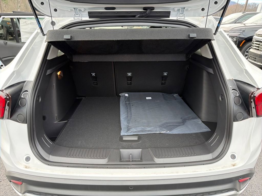New 2025 Chevrolet Trax LT w/ Sunroof Package image 22