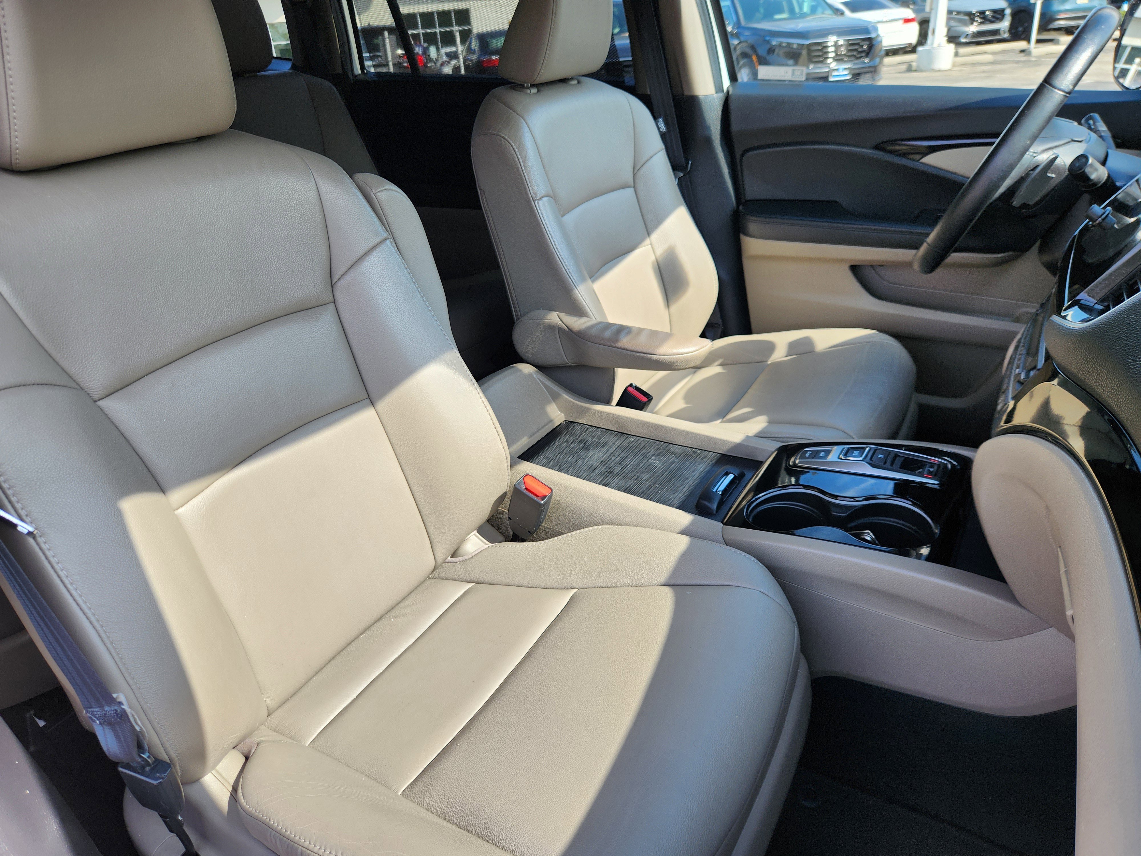 Used 2021 Honda Pilot Touring image 15