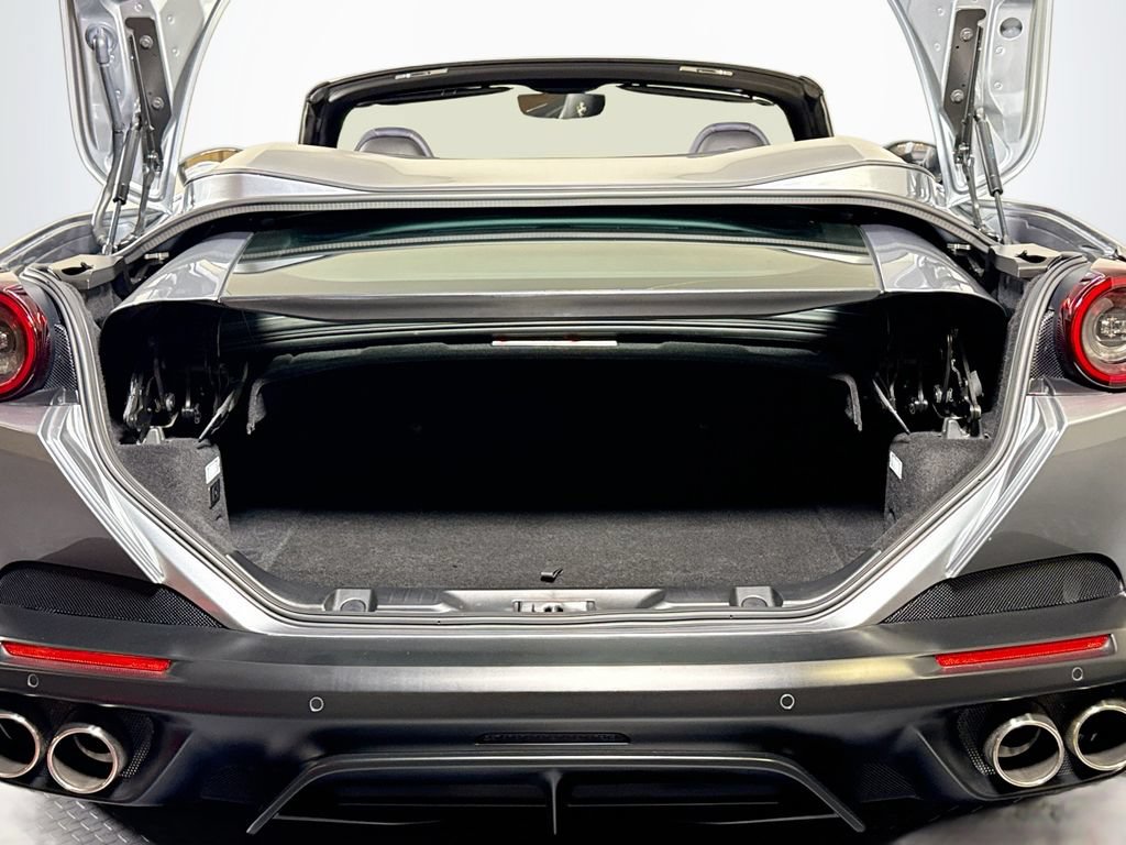 Used 2019 Ferrari Portofino RWD image 27