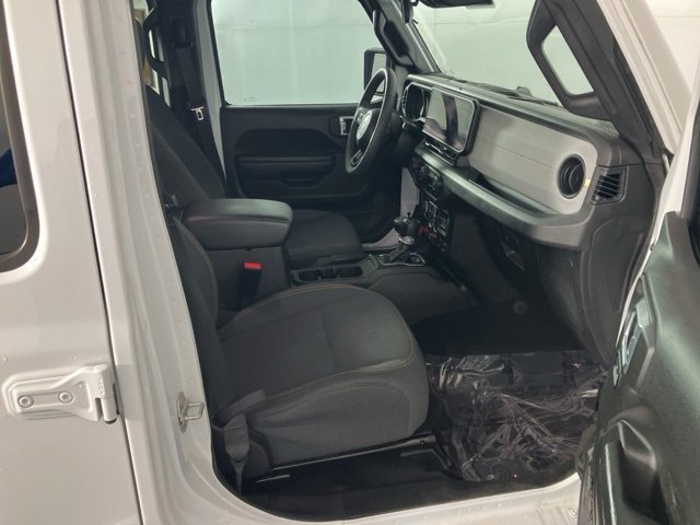Used 2024 Jeep Gladiator Sport image 13