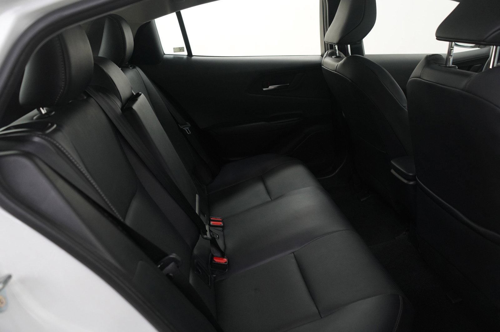 Used 2025 Toyota Prius XLE image 14