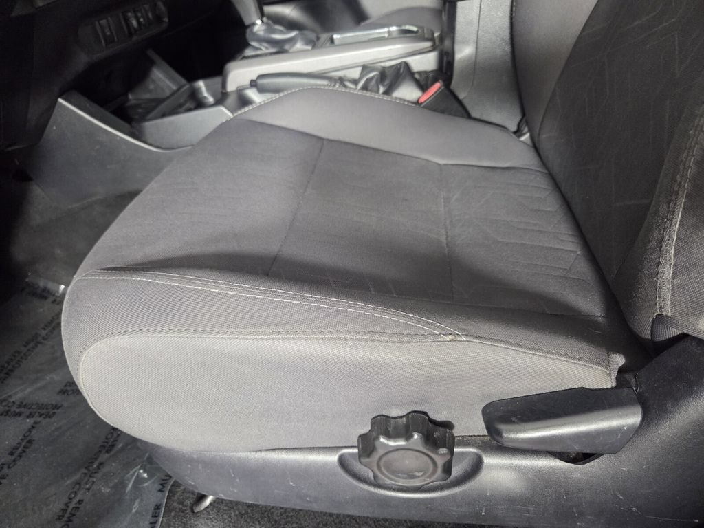 Used 2018 Toyota Tacoma TRD Off-Road AWD/4WD image 10