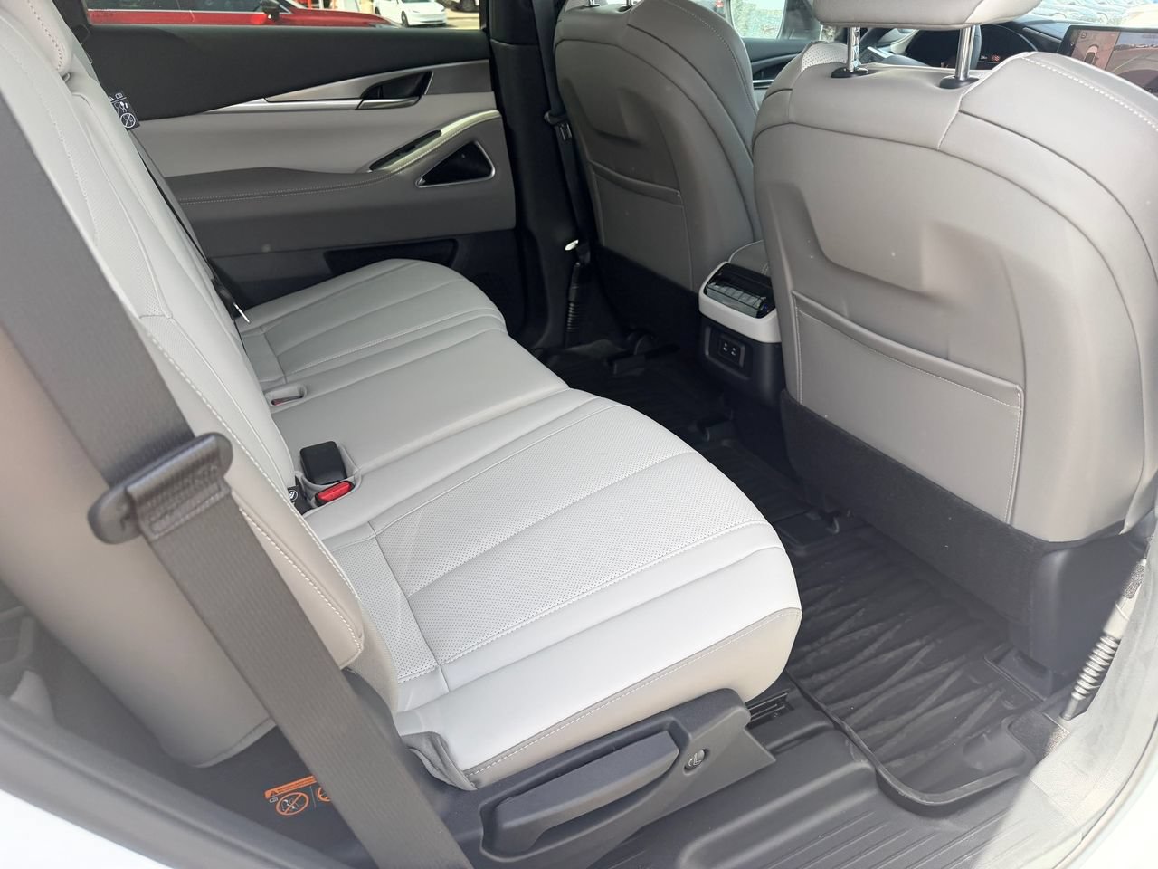 New 2027 INFINITI QX60 Luxe w/ Cargo Package AWD/4WD image 13