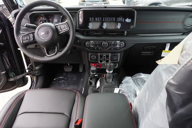 New 2026 Jeep Wrangler Unlimited Rubicon w/ Technology Group image 27