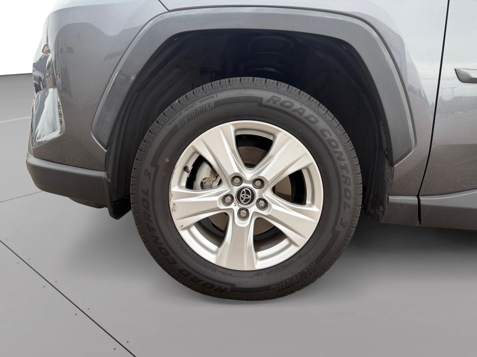 Used 2021 Toyota RAV4 XLE AWD/4WD image 9