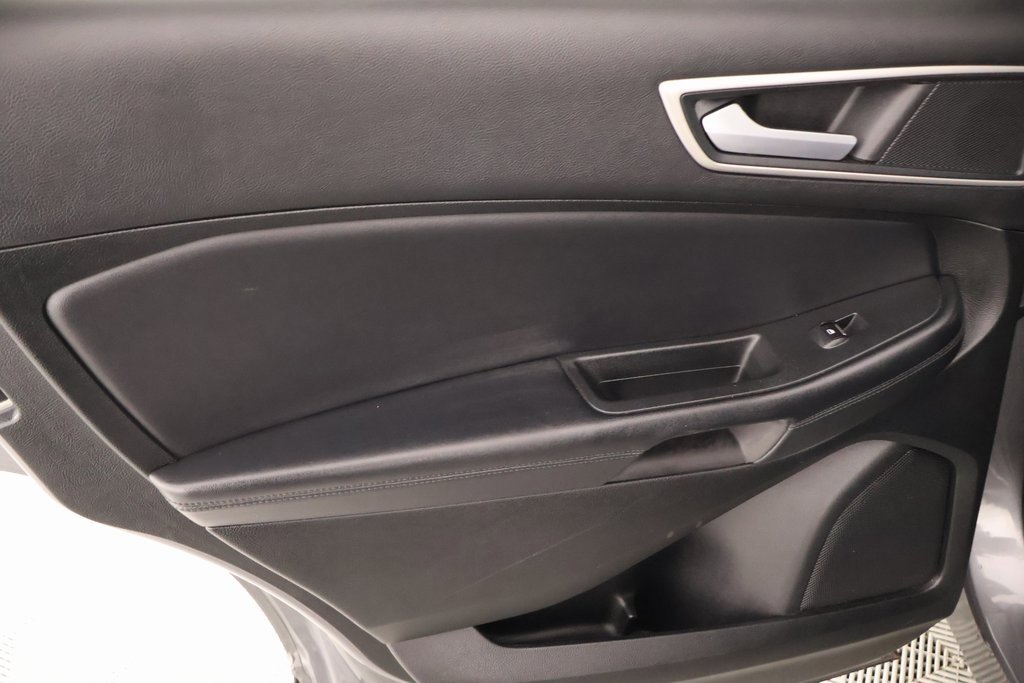 Used 2024 Ford Edge SEL image 16