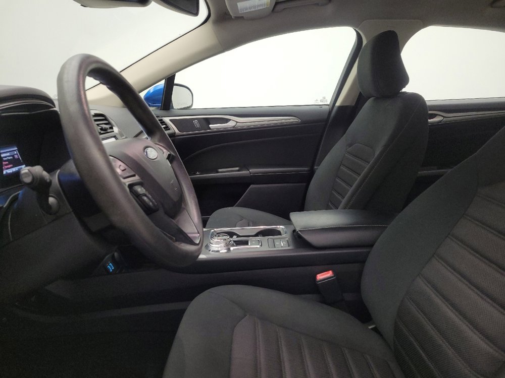 Used 2020 Ford Fusion SE image 17