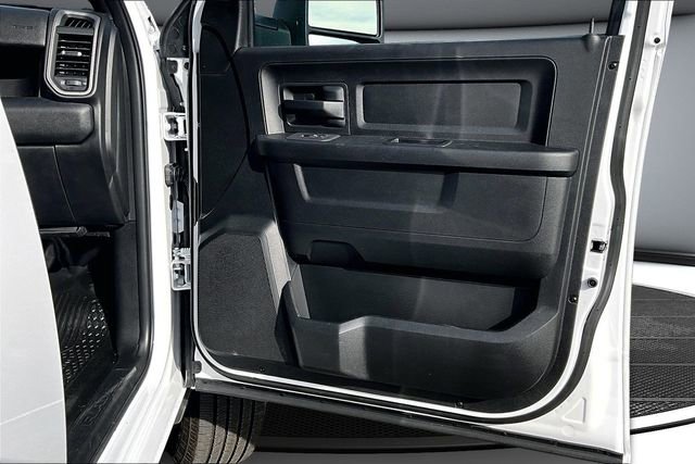 Used 2025 RAM 2500 Tradesman w/ Chrome Appearance Group image 28