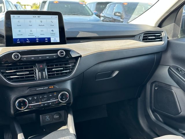 Used 2022 Ford Escape Titanium w/ Titanium Premium Package image 15