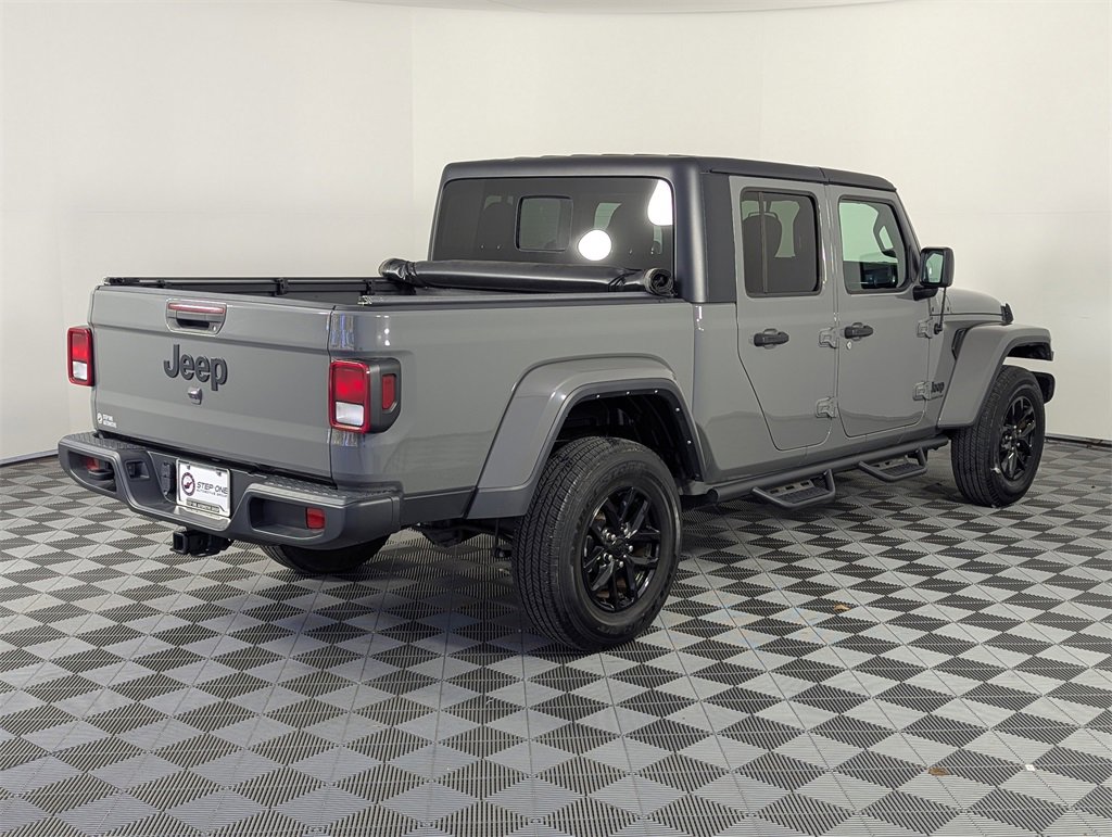 Used 2022 Jeep Gladiator Sport image 5