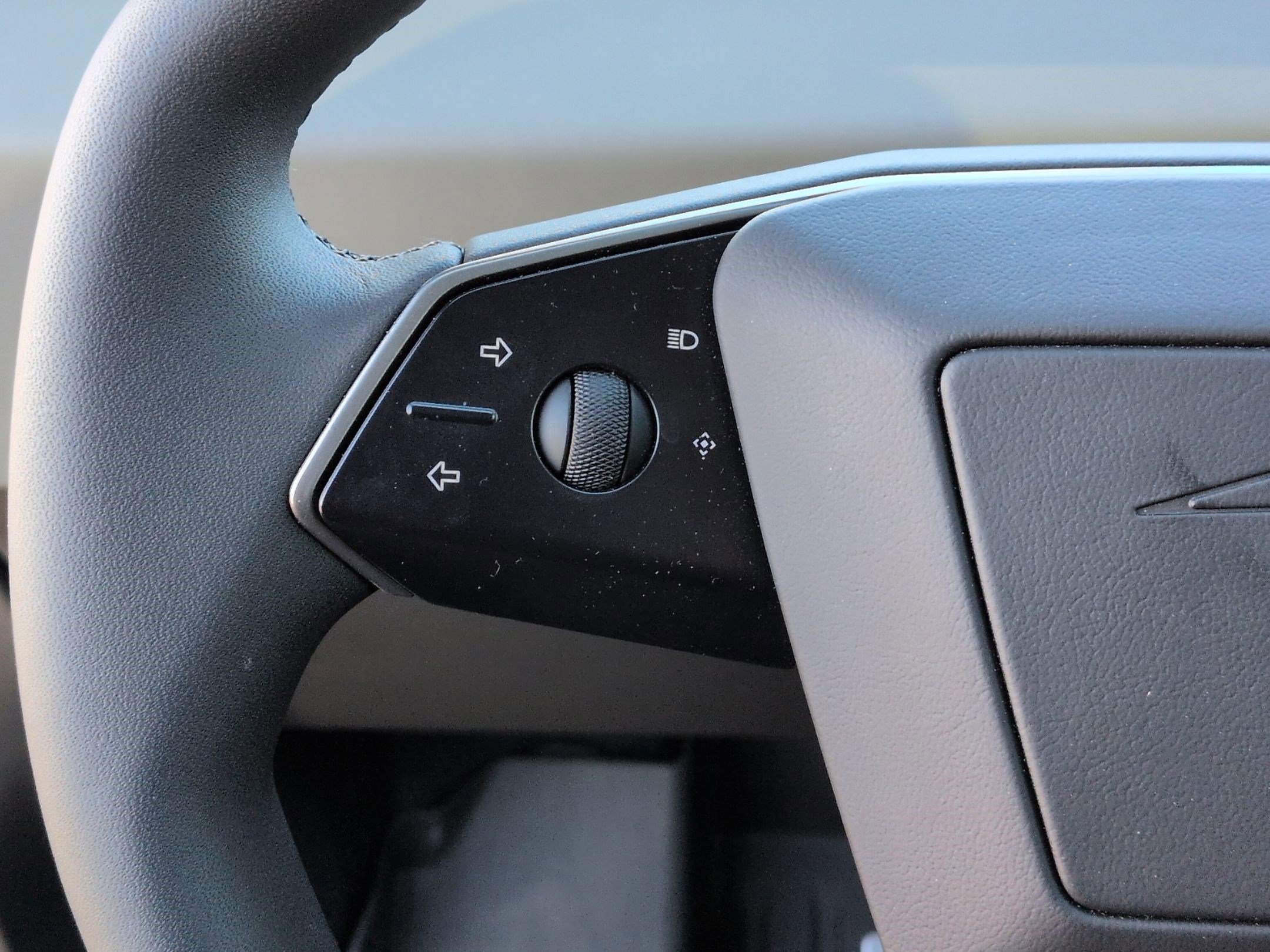 Used 2025 Tesla Cybertruck AWD Crew Cab image 18