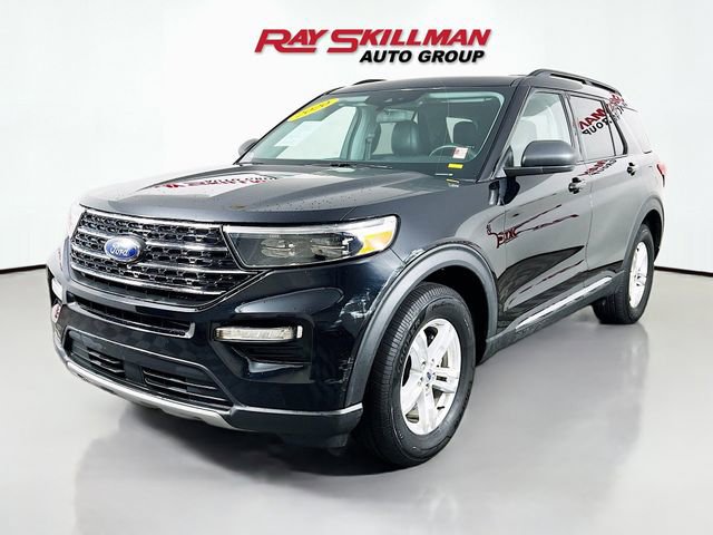 Used 2020 Ford Explorer XLT w/ Equipment Group 202A image 3