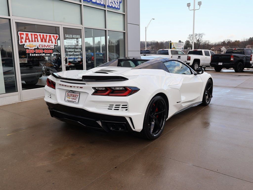 New 2026 Chevrolet Corvette E-Ray w/ Battery Protection Package image 3