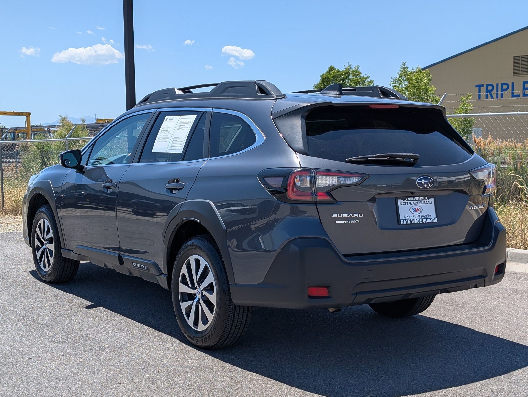 Used 2023 Subaru Outback Premium AWD/4WD image 5