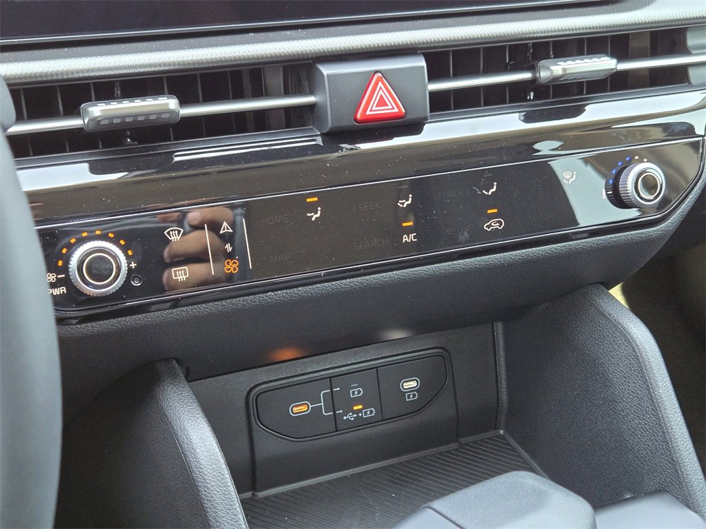 New 2026 Kia Sportage LX image 14