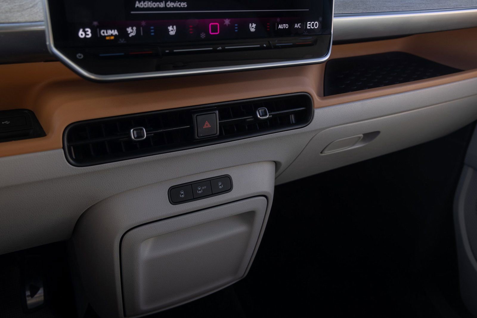 Used 2025 Volkswagen ID. Buzz 1st Edition image 41