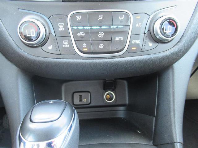 Used 2018 Chevrolet Equinox LT image 26