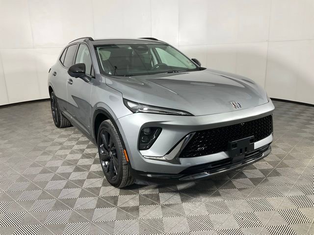 Used 2025 Buick Envision Sport Touring image 3