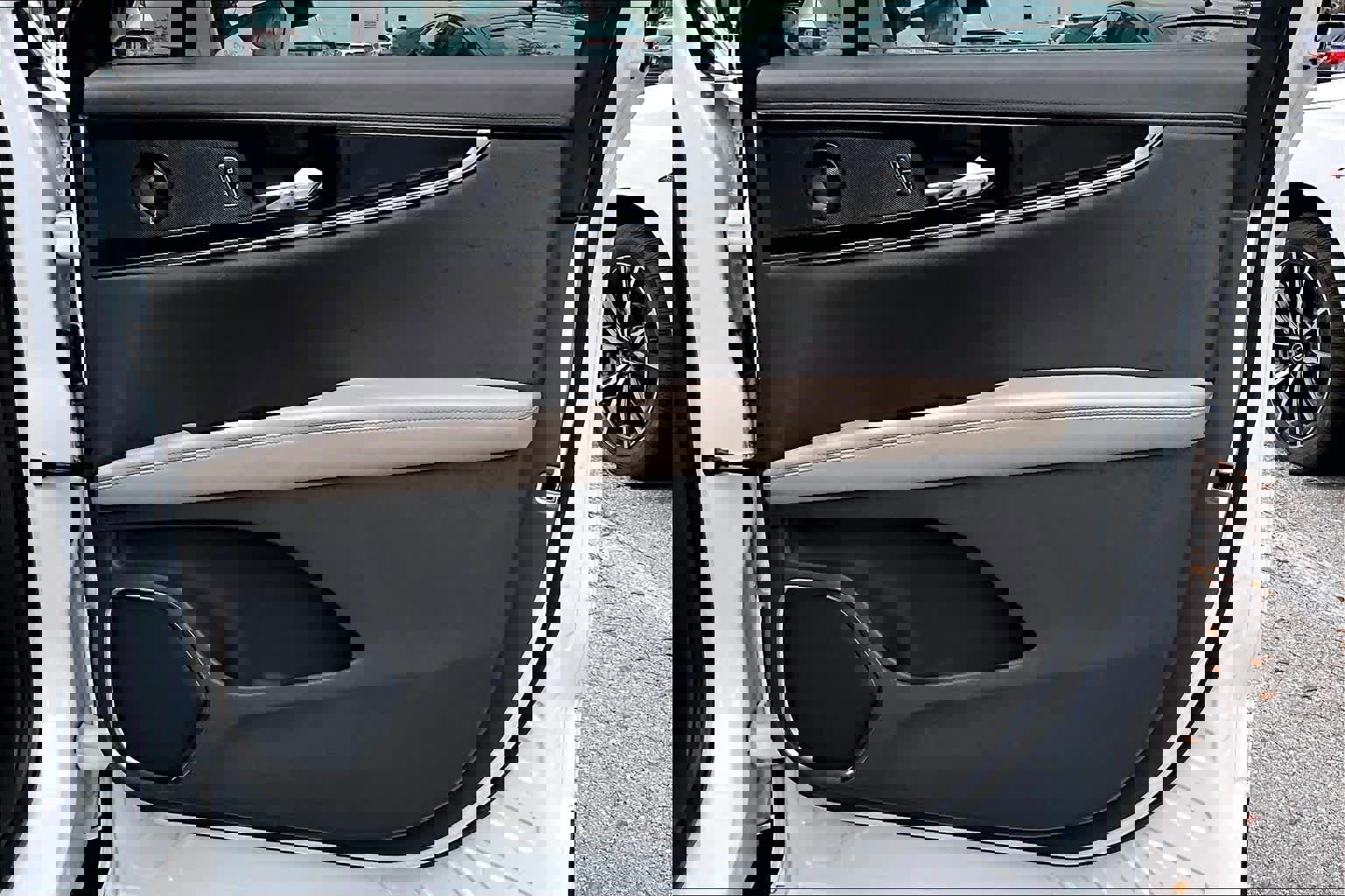 Used 2023 Lincoln Nautilus Reserve w/ Equipment Group 201A image 26