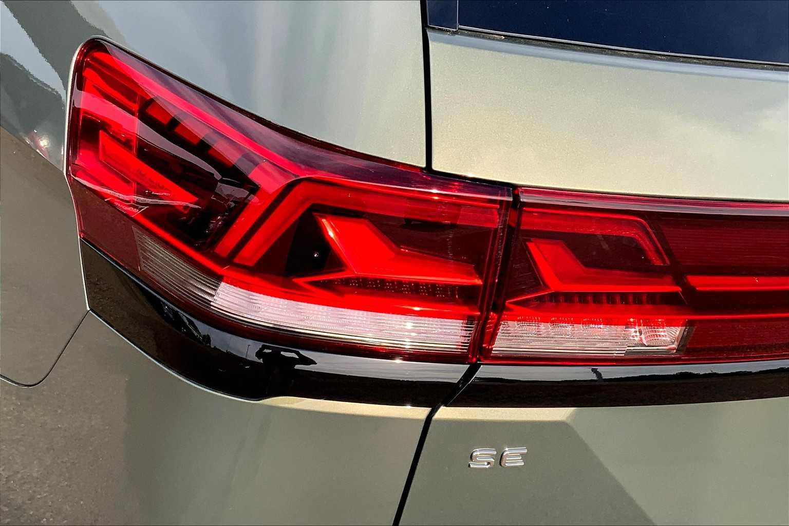 Used 2026 Volkswagen Atlas Peak Edition AWD/4WD image 14