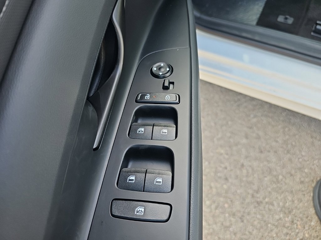 New 2026 Hyundai Elantra SEL Sport FWD image 12