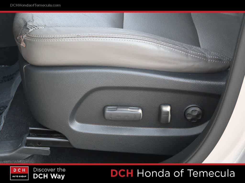 Used 2015 Hyundai Santa Fe GLS w/ Option Group 03 FWD image 17