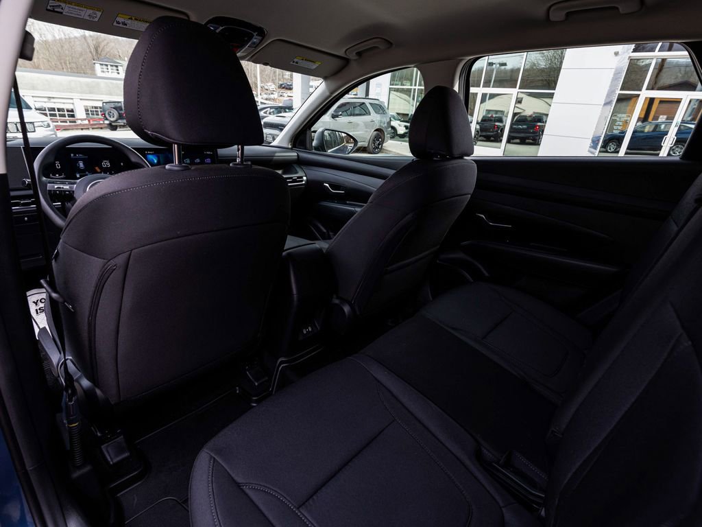 Used 2025 Hyundai Tucson SE AWD/4WD image 29