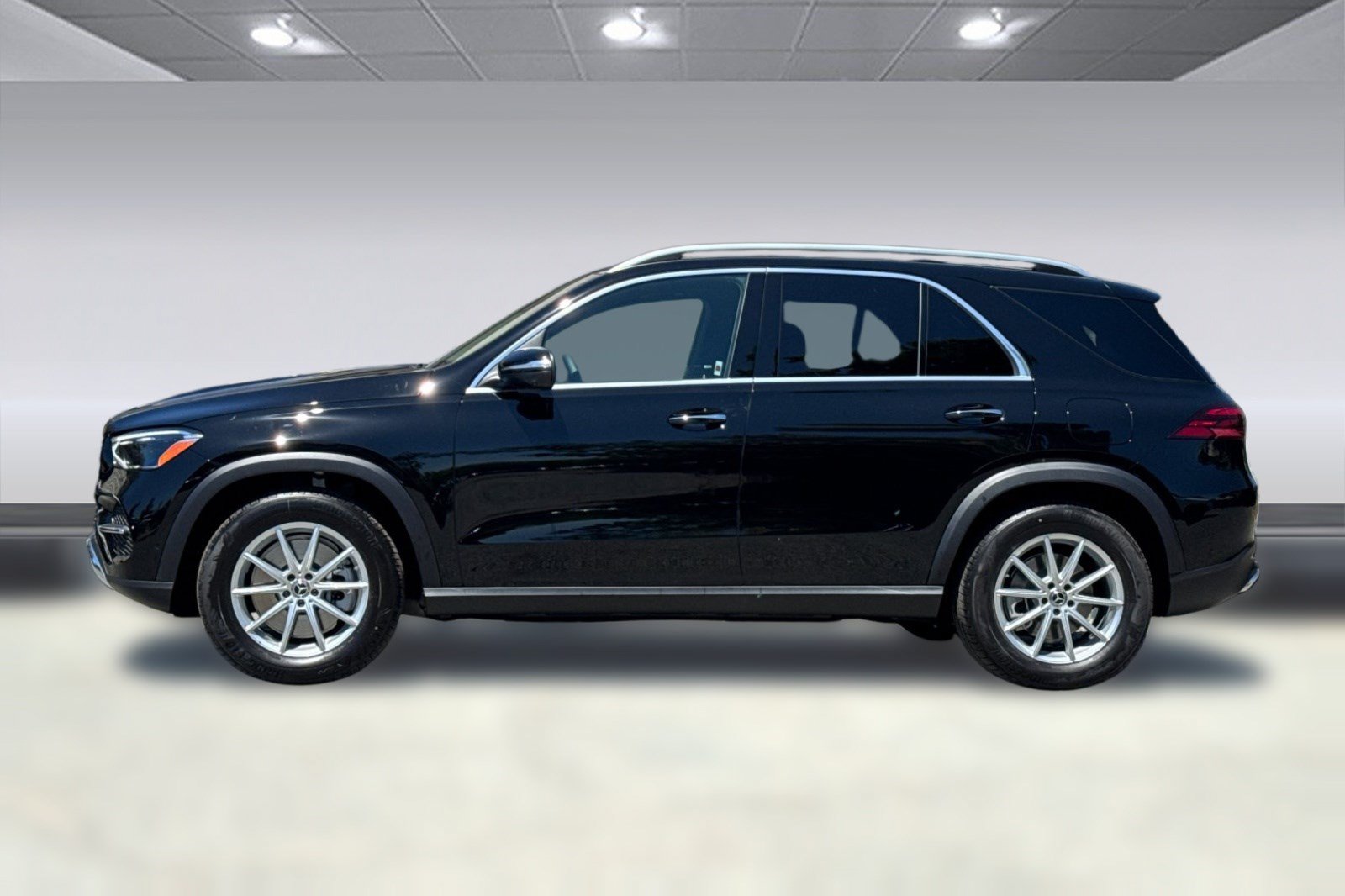 New 2026 Mercedes-Benz GLE 450e 4MATIC image 2