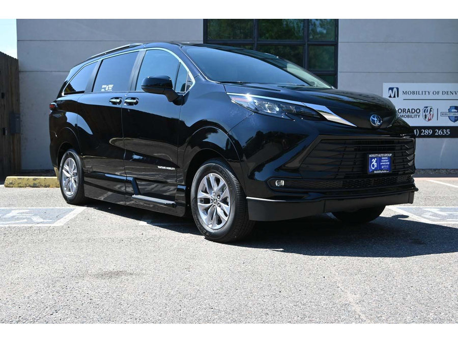 New 2025 Toyota Sienna XLE w/ XLE Plus Package AWD/4WD image 3