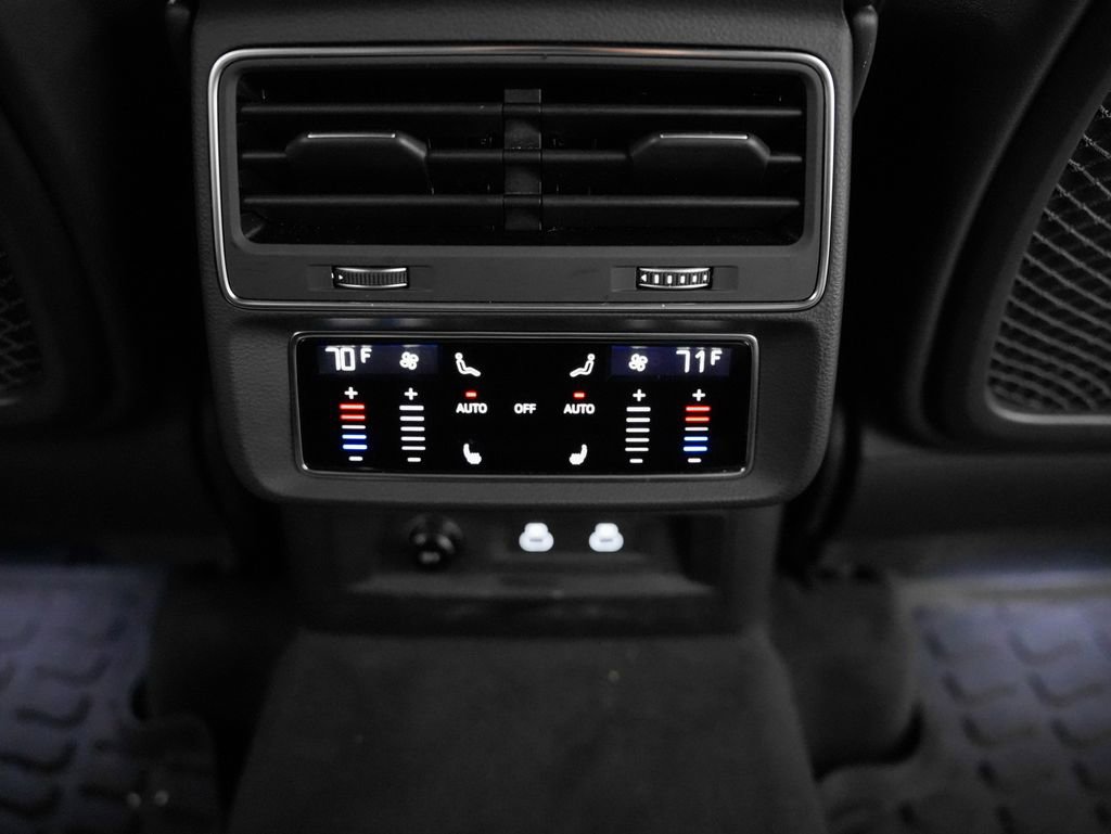 Used 2025 Audi Q7 3.0T Prestige image 29