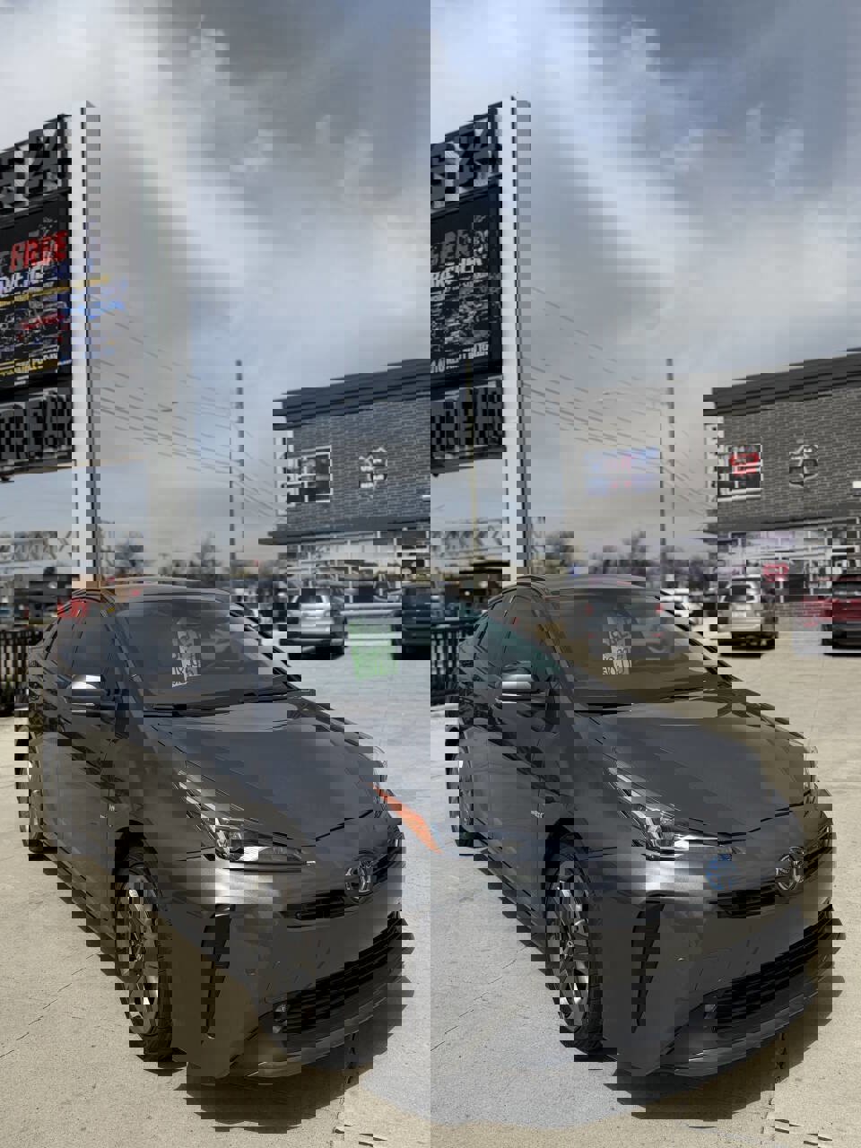 Used 2021 Toyota Prius Limited FWD image 1