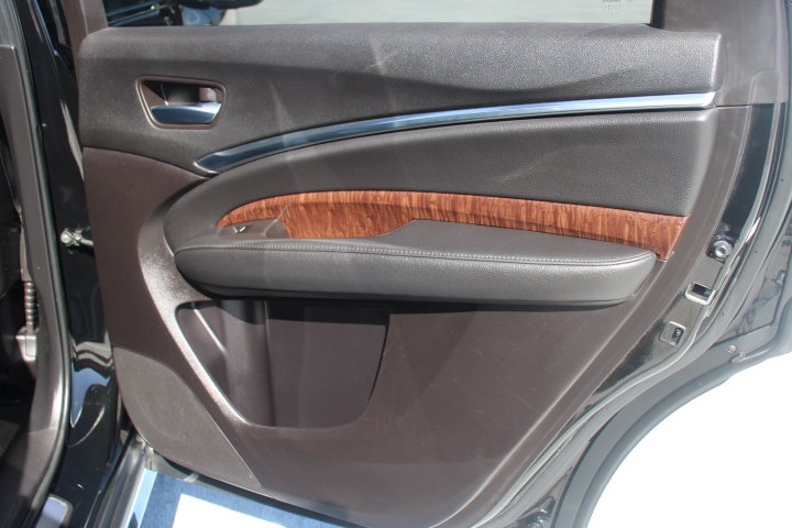 Used 2018 Acura MDX SH-AWD image 17