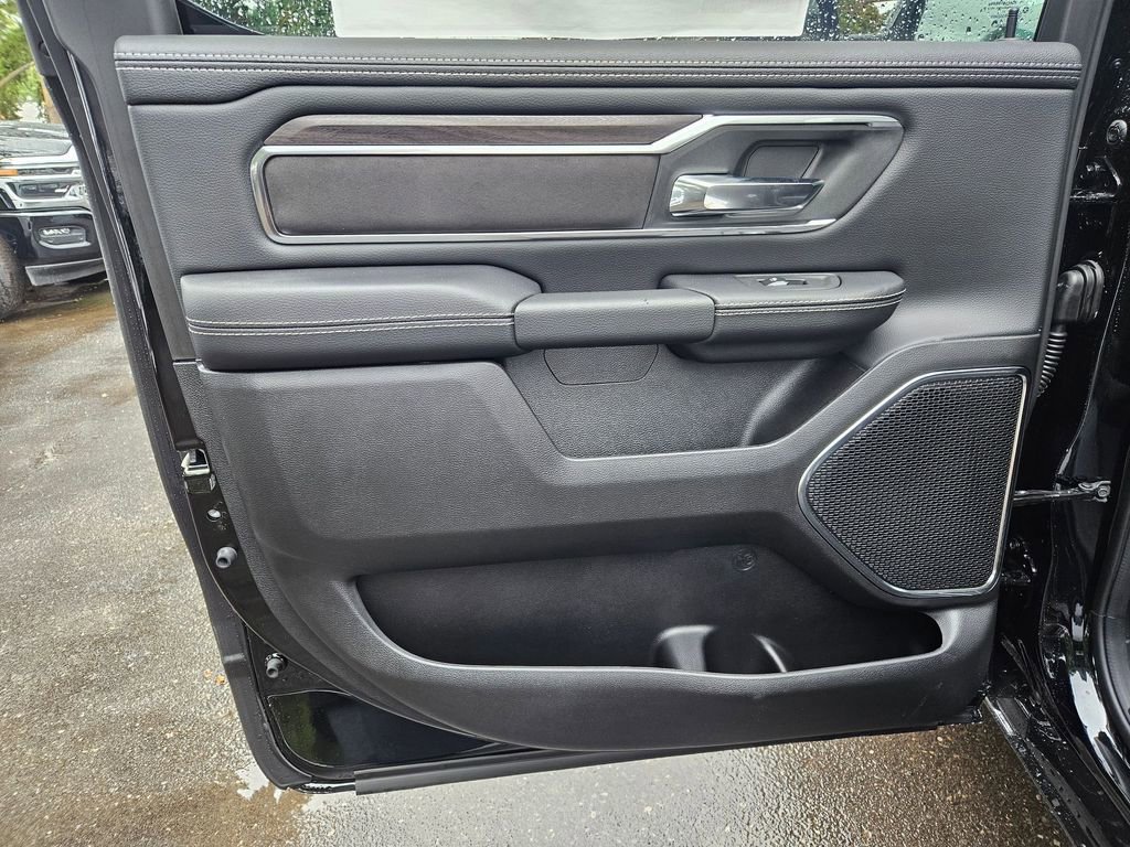 New 2026 RAM 1500 Laramie AWD/4WD image 14