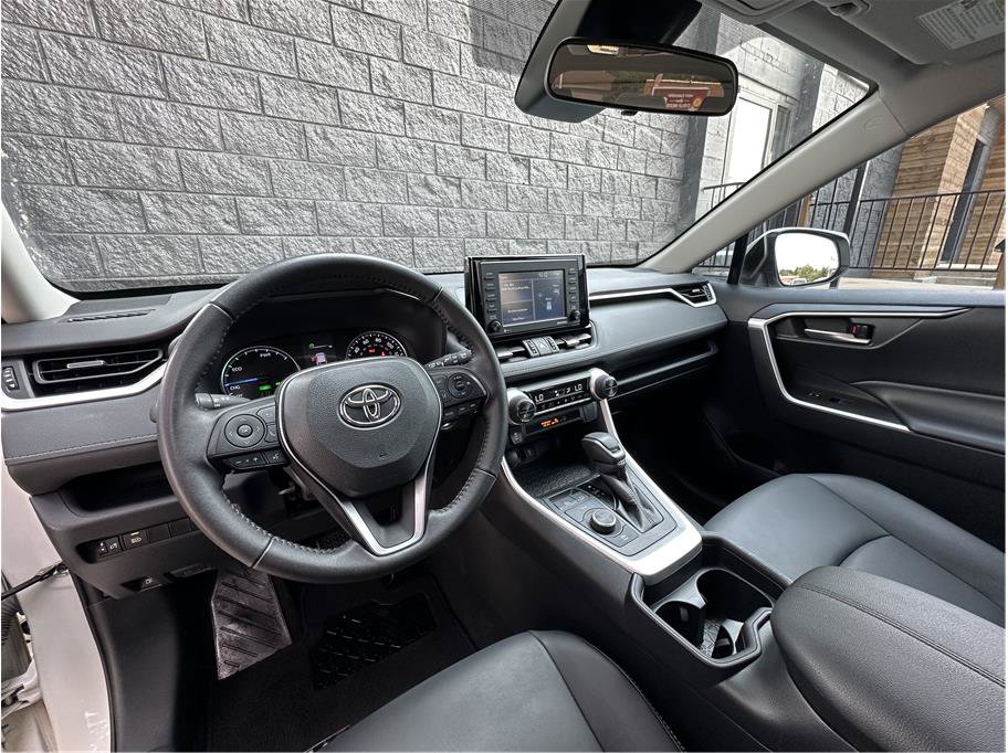Used 2021 Toyota RAV4 XLE Premium AWD/4WD image 2