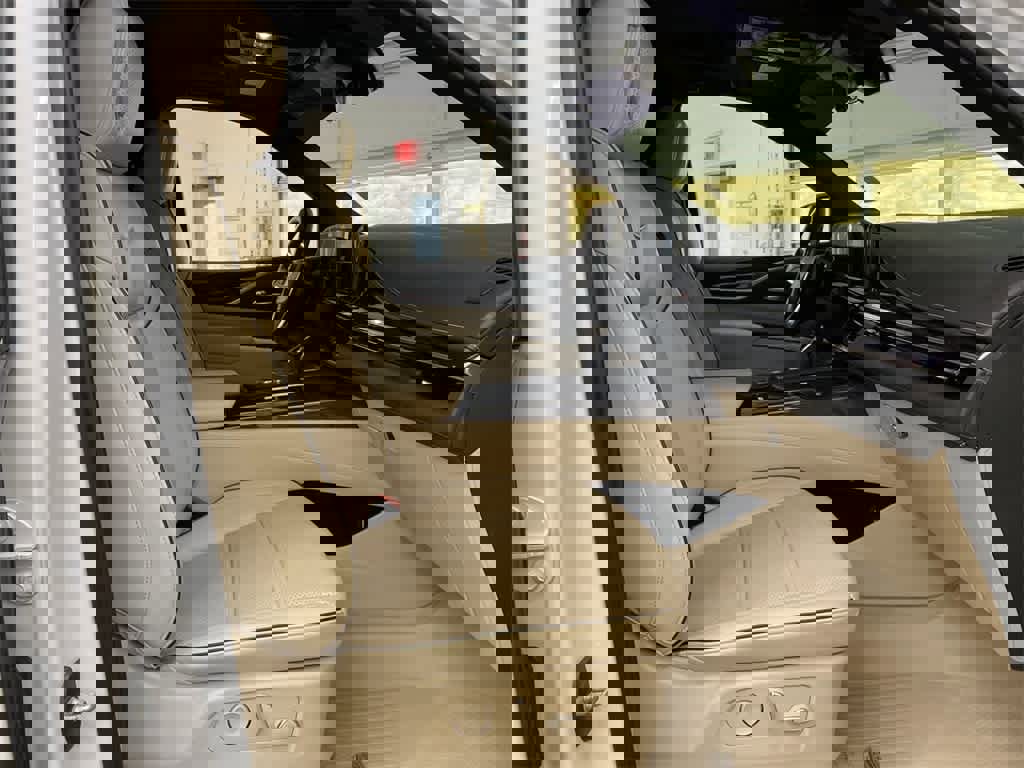 Used 2023 Cadillac Escalade Premium Luxury image 20